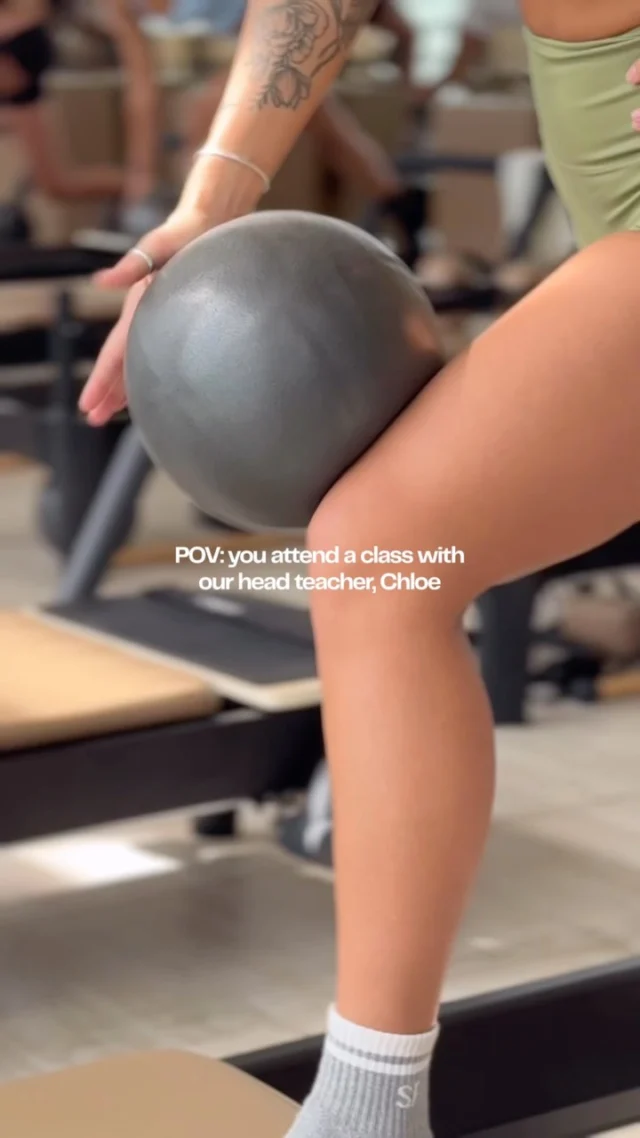 This is our head teacher Chloe. And she doesn’t just teach your classes, she teaches the teachers too!Chloe also facilitates our teacher training across both Mat and Reformer as part of the @barrebody teaching team.Our next Reformer Teacher Training kicks off with Chloe on August 28th. Link in bio to find out more.