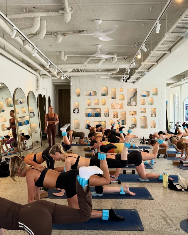 Bondi, it was so good to see you this weekend! 💙@bodybyberner, thank you for having us! We loved bringing a little taste of Bali to Bondi for one very special class.A big thank you to:@bodybyberner for hosting us
@yourpilateshaus for the amazing class
@saft.house for keeping us refreshed with the good stuff
@fondue.active for Mel’s kitAnd to you, the Bondi community, thank you for welcoming us with open arms!Something tells us this won’t be the last time we bring Fondue to Sydney…👀