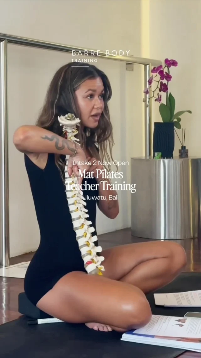 💥 Mat Pilates Teacher Training | October 2-4 & October 9-11 💥Final Call for our next Mat Teacher Training.@barrebody are bringing their Mat Teacher Training to Studio Fondue again, and we start next week!▪️In-Person Dates: October 2-4, October 9-11
▪️Location: @studio.fondue
▪️Globally recognised certificationFacilitated by our very own @barrebody trainer, and head teacher, @the.movement.sanctuary.This is your chance to learn from the best and become the teacher you’re meant to be.Limited spots remaining, link in bio to register, before this one sells out!#barrebodyteachertraining #pilatestraining #matpilatesteachertraining